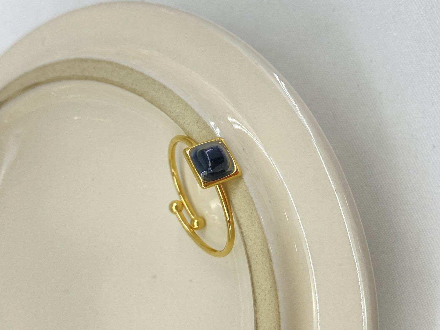 BAGUE28-29