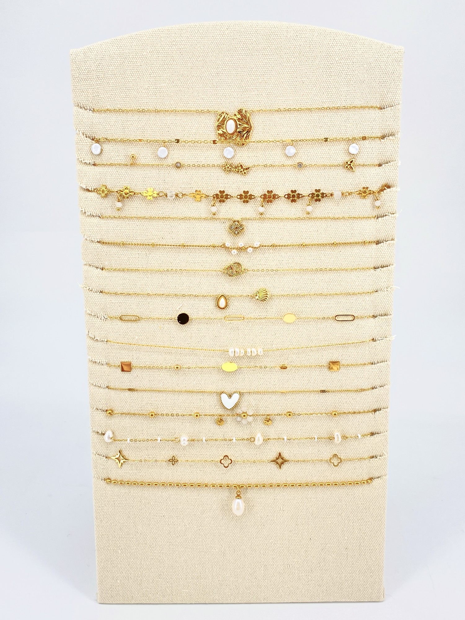 LOT16COLL650-1