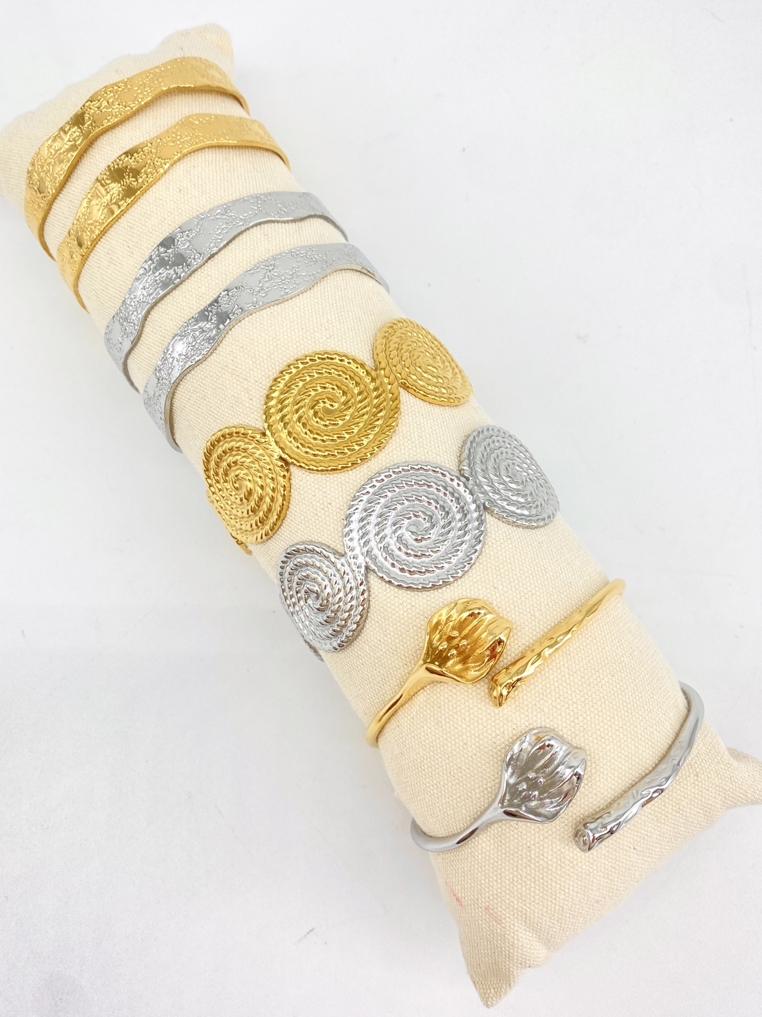 LOT6BRAC715-1